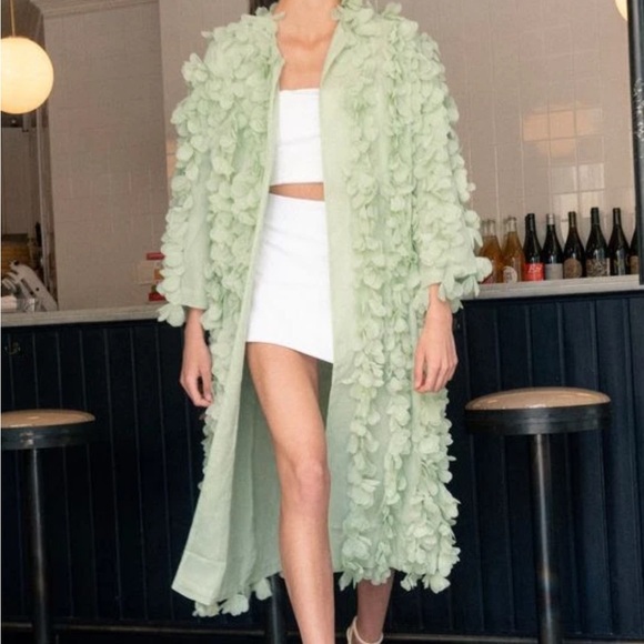 Zara green petal coat - Picture 10 of 10